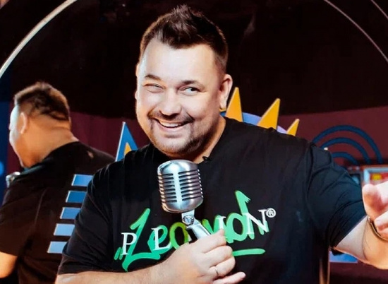 Солист группы «Руки Вверх!» Сергей Жуков спел о летних премьерах смотреть крупнее Солист группы «Руки Вверх!» Сергей Жуков спел о летних премьерах